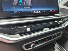 Cargar imagen en el visor de la galería, BMW X5 M60I XDRIVE Modelo 2024
