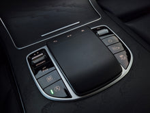 Cargar imagen en el visor de la galería, Mercedes-Benz GLC 300 4MATIC Modelo 2020
