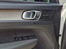 Cargar imagen en el visor de la galería, Volvo XC40 B5 Modelo 2023
