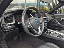 Cargar imagen en el visor de la galería, BMW Z4 SDRIVE20I Modelo 2021
