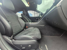 Cargar imagen en el visor de la galería, Mercedes-Benz C200 Modelo 2022
