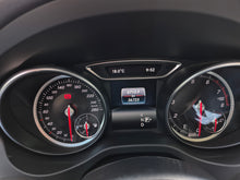 Cargar imagen en el visor de la galería, Mercedes-Benz GLA200 Modelo 2020
