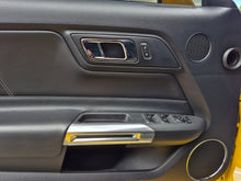 Cargar imagen en el visor de la galería, Ford Mustang Modelo 2017
