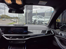 Cargar imagen en el visor de la galería, BMW X5 M60I XDRIVE Modelo 2024

