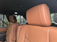 Cargar imagen en el visor de la galería, Toyota Sequoia 1794 TRD Modelo 2026
