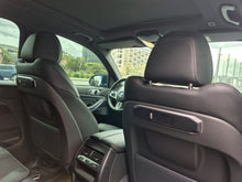 Cargar imagen en el visor de la galería, BMW X5 M60I XDRIVE Modelo 2024
