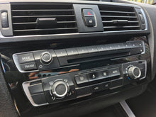 Cargar imagen en el visor de la galería, BMW 120I Modelo 2017

