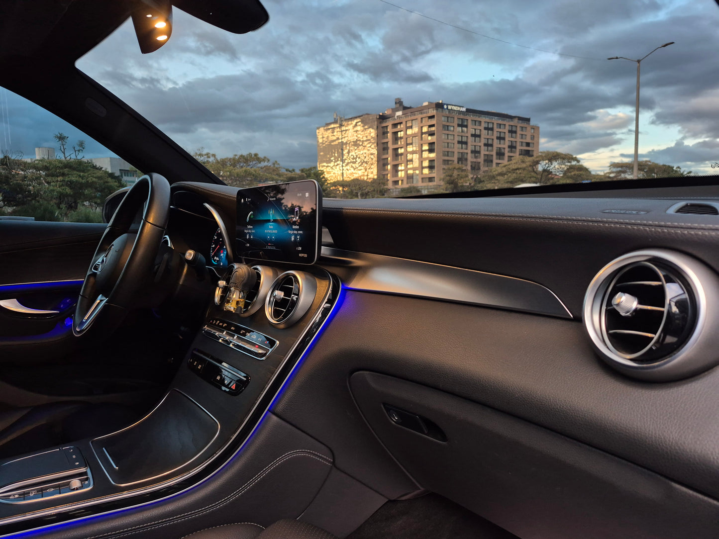 Mercedes-Benz GLC 300 4MATIC Modelo 2020