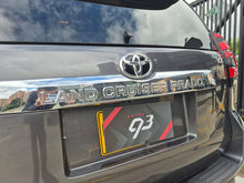 Cargar imagen en el visor de la galería, Toyota Prado Vx Modelo 2020 BLINDADA

