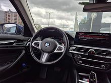 Cargar imagen en el visor de la galería, BMW 530I Modelo 2021

