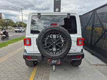 Cargar imagen en el visor de la galería, Jeep Wrangler Sahara Modelo 2023
