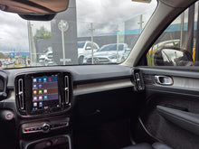 Cargar imagen en el visor de la galería, Volvo XC40 B5 Modelo 2023
