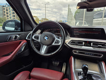 Cargar imagen en el visor de la galería, BMW X6 M50I Blindaje II Modelo 2023
