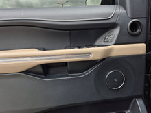Cargar imagen en el visor de la galería, Ford Expedition Limited Modelo 2022
