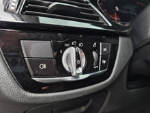 Cargar imagen en el visor de la galería, BMW 530I Modelo 2021

