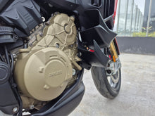 Cargar imagen en el visor de la galería, Ducati Multistrada V4 Pikes peak Modelo 2022
