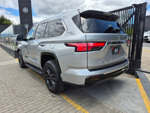 Cargar imagen en el visor de la galería, Toyota Sequoia 1794 TRD Modelo 2026
