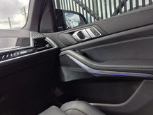 Cargar imagen en el visor de la galería, BMW X5 M60I XDRIVE Modelo 2024
