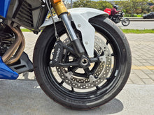 Cargar imagen en el visor de la galería, BMW F900R Modelo 2024
