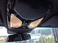 Cargar imagen en el visor de la galería, BMW X5 M60I XDRIVE Modelo 2024
