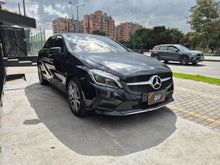 Cargar imagen en el visor de la galería, Mercedes-Benz A200 Modelo 2018
