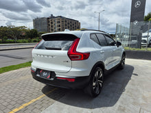Cargar imagen en el visor de la galería, Volvo XC40 B5 Modelo 2023
