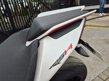 Cargar imagen en el visor de la galería, Aprilia RSV4 1100 E5 Modelo 2022
