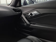 Cargar imagen en el visor de la galería, BMW Z4 SDRIVE20I Modelo 2021
