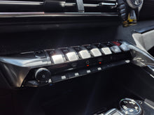 Cargar imagen en el visor de la galería, PEUGEOT 3008 GT LINE MODELO 2019
