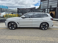 Cargar imagen en el visor de la galería, BMW IX3 M SPORT Modelo 2022
