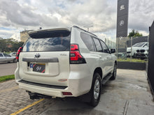 Cargar imagen en el visor de la galería, Toyota Prado Txl Modelo 2020
