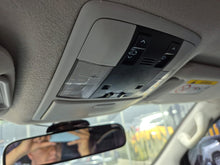 Cargar imagen en el visor de la galería, Toyota Prado TXL Modelo 2015
