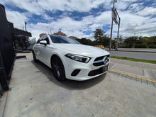 Cargar imagen en el visor de la galería, Mercedes-Benz A200 Modelo 2019
