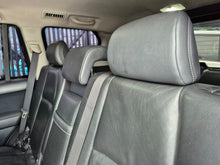 Cargar imagen en el visor de la galería, Toyota Prado TXL Modelo 2015
