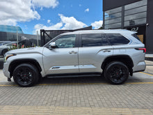 Cargar imagen en el visor de la galería, Toyota Sequoia 1794 TRD Modelo 2026
