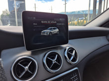 Cargar imagen en el visor de la galería, Mercedes-Benz GLA 200 Modelo 2019
