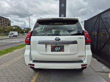 Cargar imagen en el visor de la galería, Toyota Prado TXL Modelo 2024
