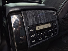 Cargar imagen en el visor de la galería, Toyota Prado TXL Modelo 2015
