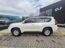Cargar imagen en el visor de la galería, Toyota Prado Txl Modelo 2020
