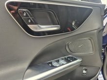 Cargar imagen en el visor de la galería, Mercedes-Benz C200 Modelo 2022
