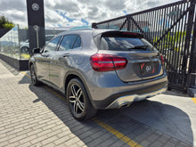 Cargar imagen en el visor de la galería, Mercedes-Benz GLA200 Modelo 2020
