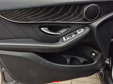 Cargar imagen en el visor de la galería, Mercedes-Benz Glc 300 e 4matic Modelo 2022
