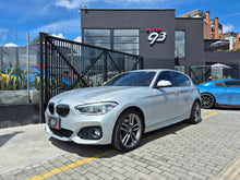 Cargar imagen en el visor de la galería, BMW 120I Modelo 2017

