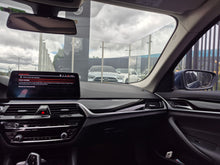 Cargar imagen en el visor de la galería, BMW 530I Modelo 2021
