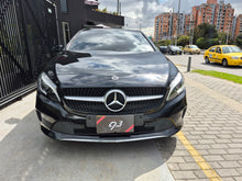 Cargar imagen en el visor de la galería, Mercedes-Benz A200 Modelo 2018

