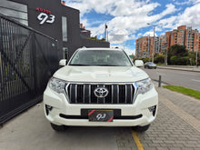 Cargar imagen en el visor de la galería, Toyota Prado TXL Modelo 2024
