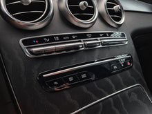 Cargar imagen en el visor de la galería, Mercedes-Benz GLC 300 E 4Matic Modelo 2022
