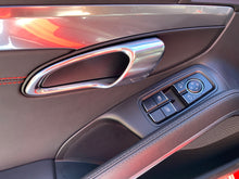 Cargar imagen en el visor de la galería, Porsche 911 Carrera S Coupé Modelo 2017
