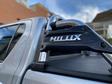 Cargar imagen en el visor de la galería, Toyota Hilux SRX Modelo 2023
